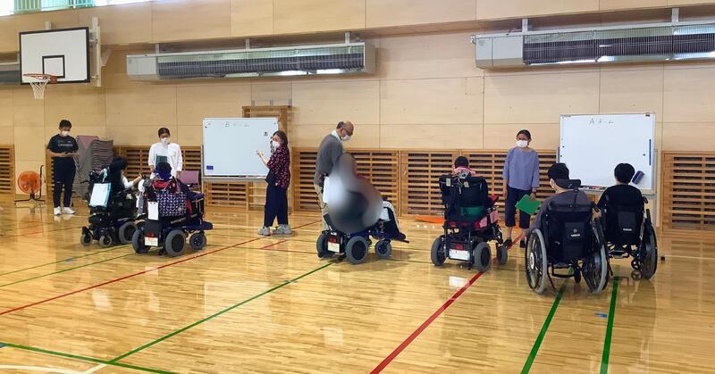 何の鳴き声？チームで相談中。